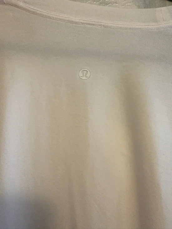 lululemon athletica White V-Neck Short Sleeve Tee - Relaxed Fit - Picture 7 of 7